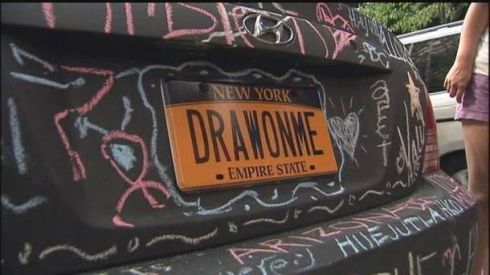 draw-on-me-blackboard-car-10