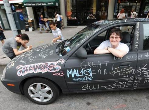 draw-on-me-blackboard-car-8
