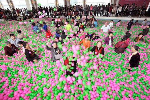 world-largest-ball-pool-china-2