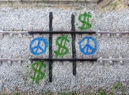 artur-bordalo-railroad-street-art-1