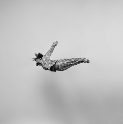 Black-and-white-jumping-people-photography-3