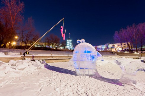 Warming-Huts-On-Frozen-Rivers_7-640x425