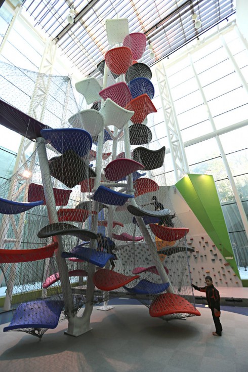 colorfulsuspendedplaygrounds7-900x1350