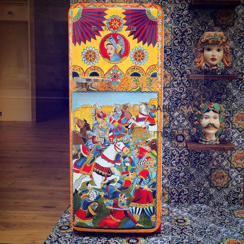 ornementedfridgespaintedbydolceandgabbana-8-900x900