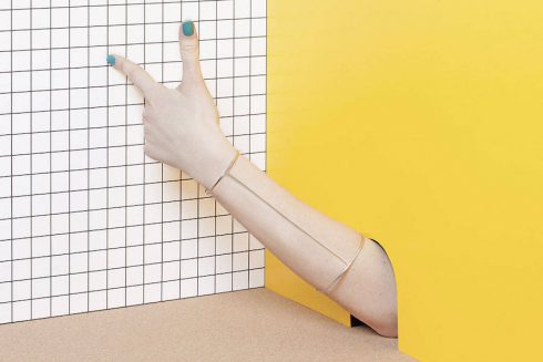 minimalandgeometricsculpturaljewellery-1-900x600