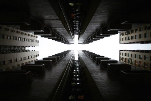 vertiginousskyscrapersofhongkong-3-900x600